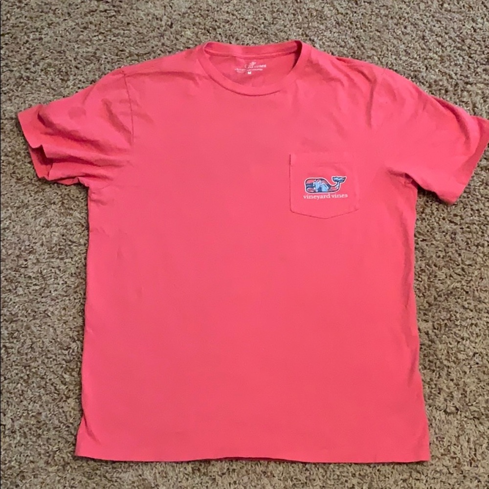 Size M men’s Vineyard Vine  TShirt
